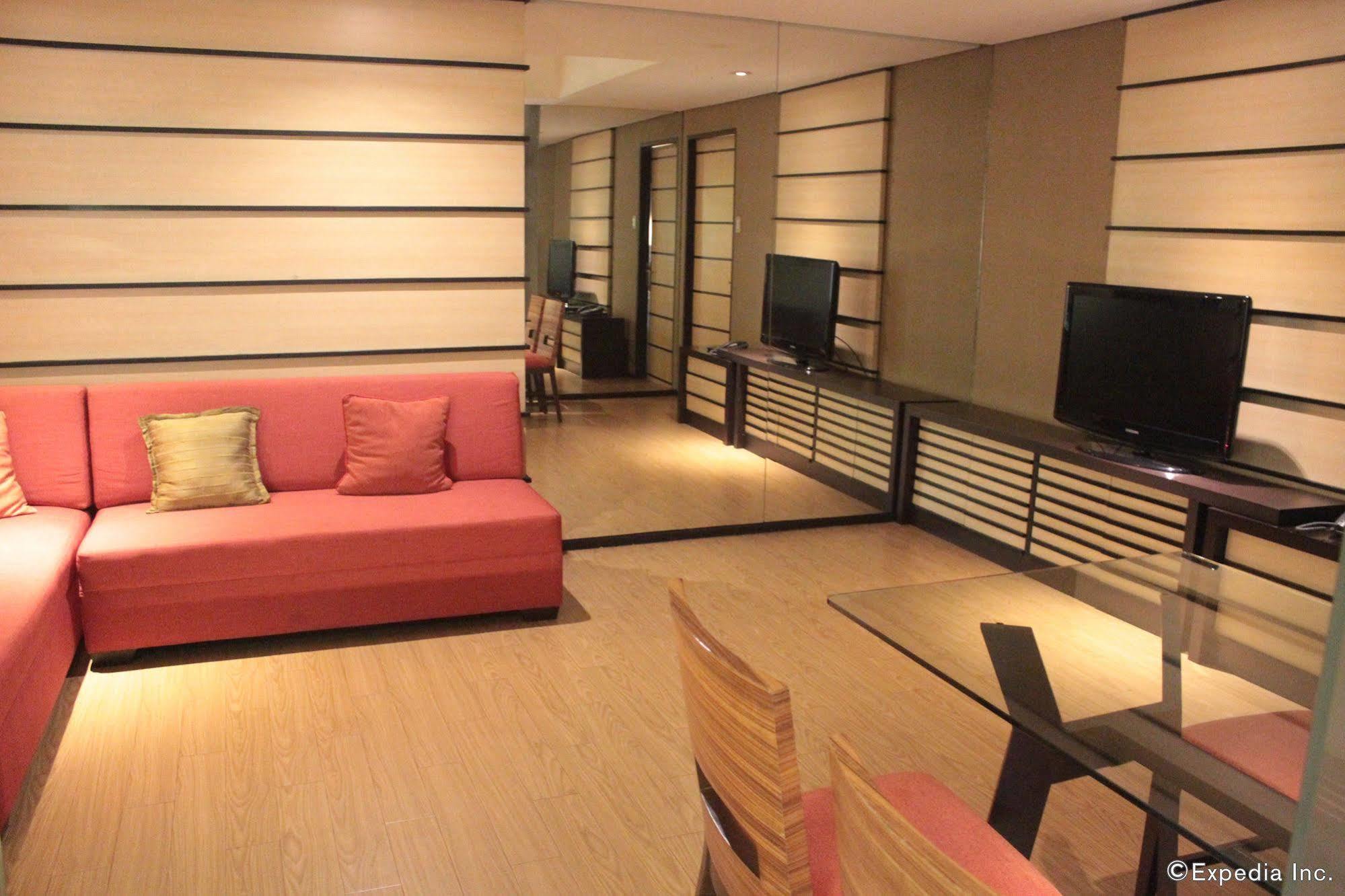 Soleste Suites Quezon City Exterior photo