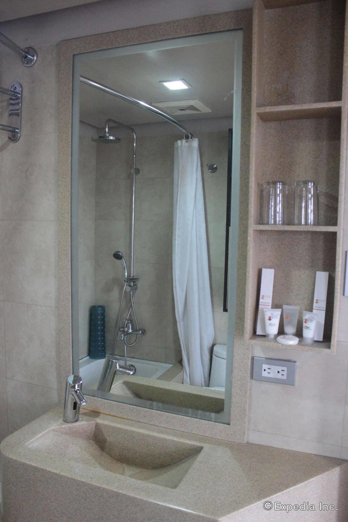 Soleste Suites Quezon City Exterior photo