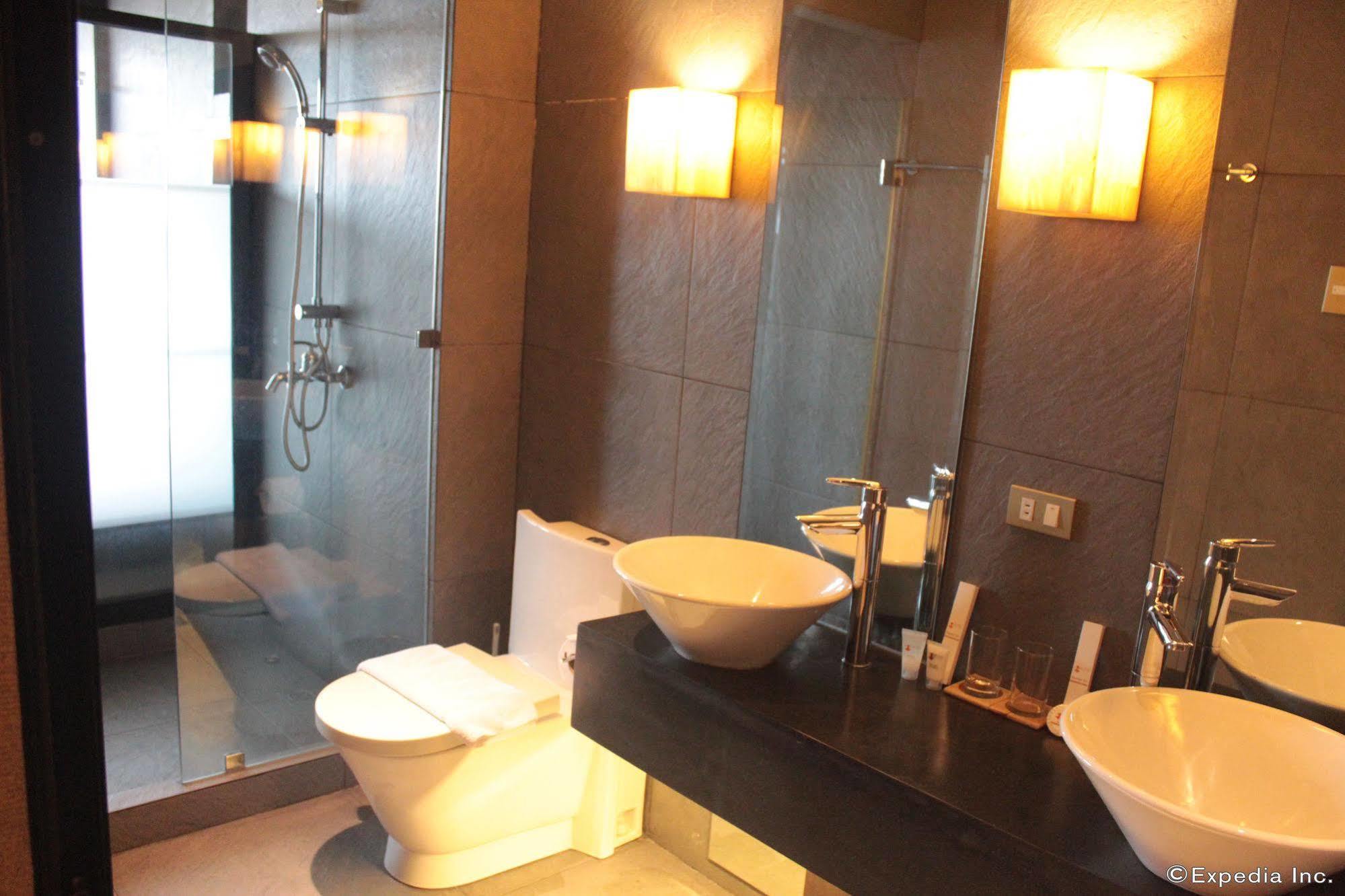 Soleste Suites Quezon City Exterior photo