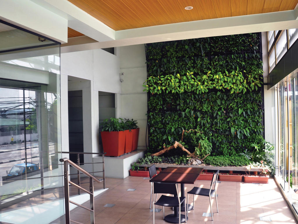 Soleste Suites Quezon City Exterior photo
